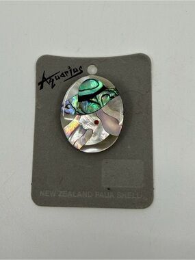 Vintage Aquarius Abalone Paua Shell Oval Brooch - Iridescent Green & Pearlescent